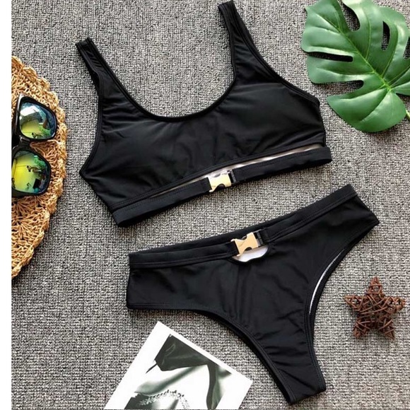 NEW! Buckle Bikini - Picture 3 of 5